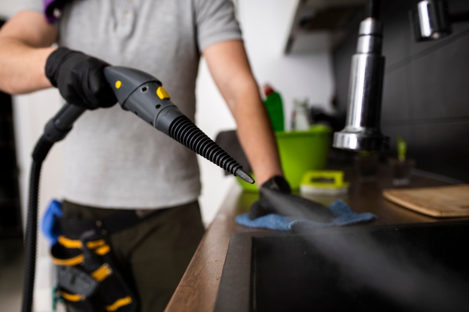Bathroom Deep Cleaning – High-Quality Service