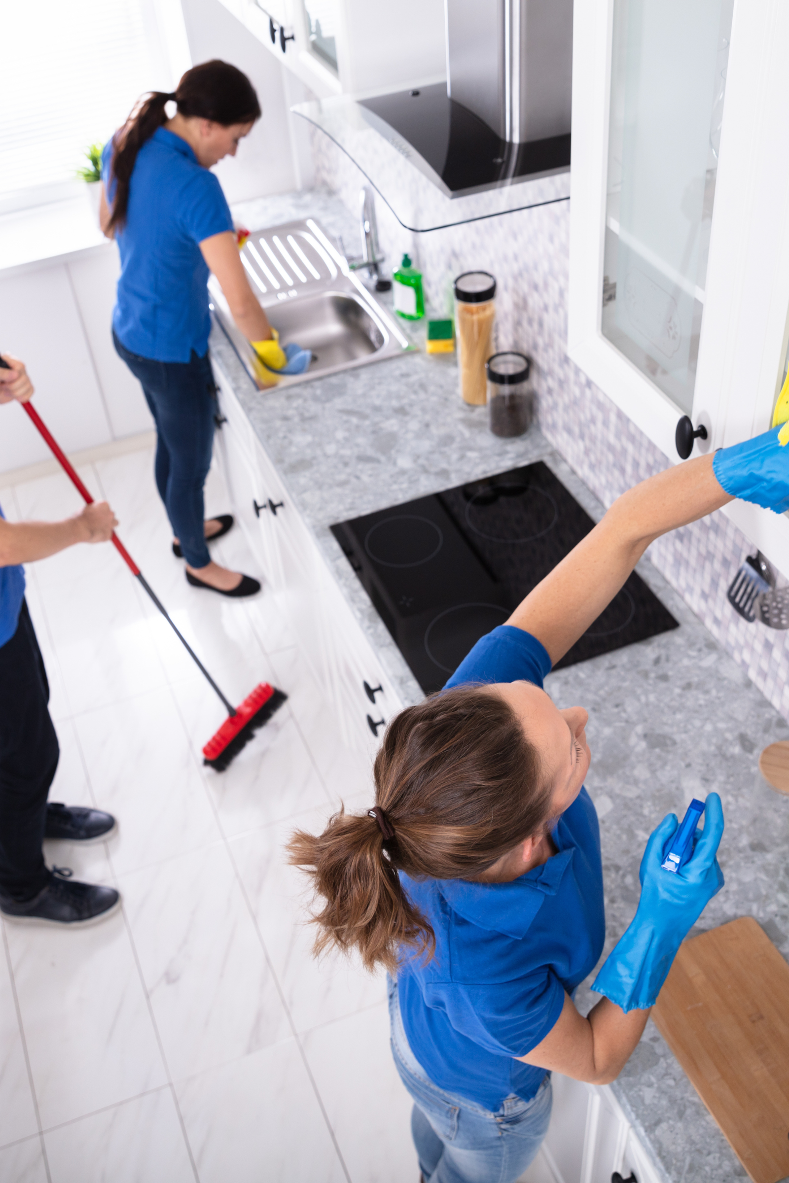 Empty Kitchen Cleaning