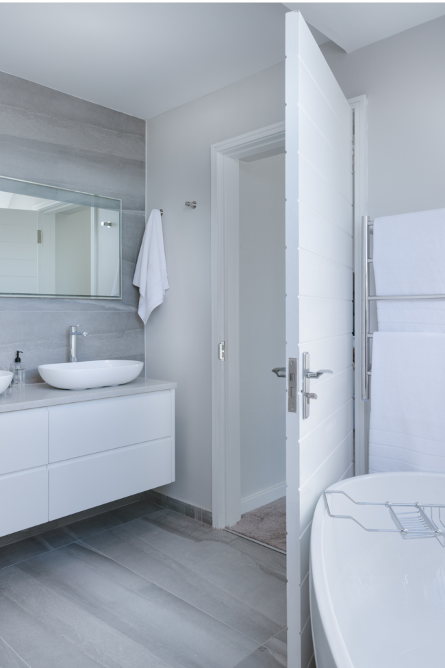 Bathroom Cleaning (Premium)